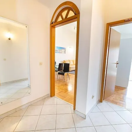 Charming & Spacious Family Near In *